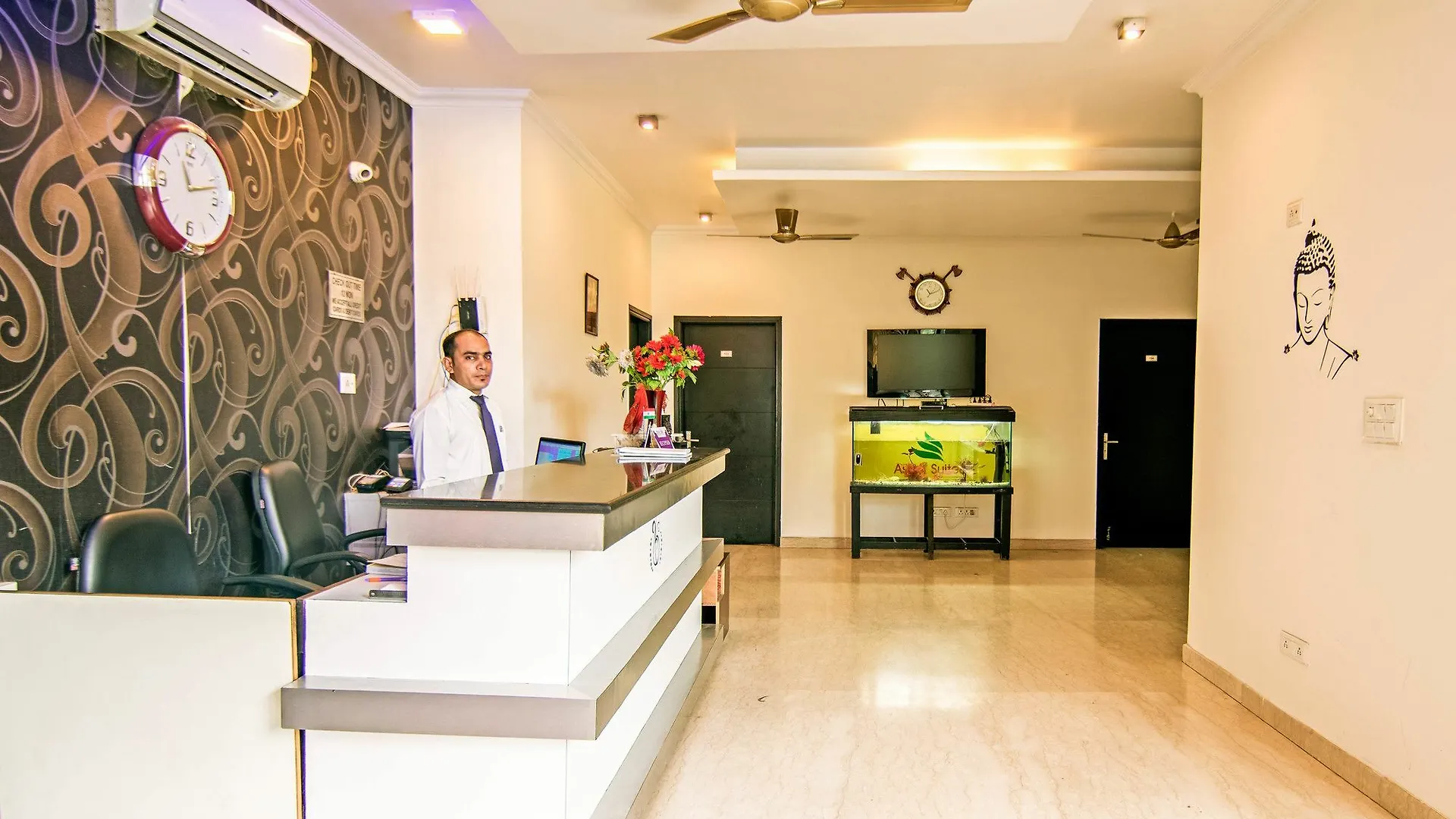 Asian Suites Iffco Metro Station Gurugram Gurgaon 3*,