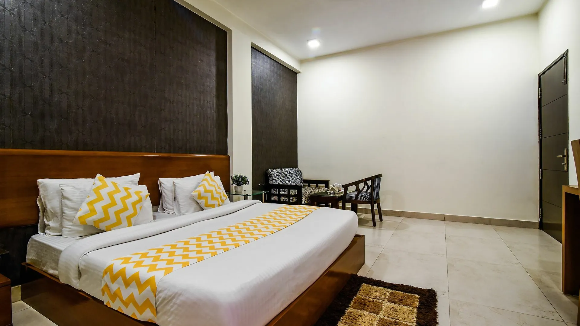 Asian Suites Iffco Metro Station Gurugram Gurgaon Gæstehus